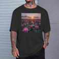 蓮の花畑 美しい夕日のグラフィック Tシャツ 彼への贈り物