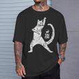 陽気な猫 太極拳ポーズ 格闘技 陰陽バランス Tシャツ 彼への贈り物
