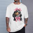 Coquette Bow Coonhound Dog Mom ピンクリボンガール Tシャツ 彼への贈り物