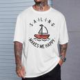 Sailing Makes Me Happy レッド ヨット Tシャツ 彼への贈り物