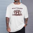 Stay Trashy Raccoon Opossum Tシャツ 彼への贈り物