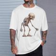 エイリアン スケルトン クリーチャー 松葉杖 スティック Tシャツ 彼への贈り物