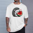 スイカの誕生日を食べるキュートで愛らしいハリネズミ Tシャツ 彼への贈り物