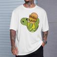ハンバーガーを食べるかわいいカメ 面白いハンバーガー 長袖tシャツ Tシャツ 彼への贈り物