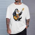 ベースギターを弾くペンギン ペンギン Tシャツ 彼への贈り物