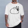 肉まんに抱きつくパンダ かわいい チャイナ 白黒 Panda Meat Bun Tシャツ 彼への贈り物