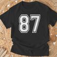 87番の前面と背面にホワイトのプリント。 Tシャツ 高齢者への贈り物