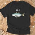 Aji 鯵 アジ 願掛け 釣り好き 魚好き 海釣り 趣味 おもしろ 寿司ネタ 趣味釣り 船釣り 釣り 長袖tシャツ Tシャツ 高齢者への贈り物