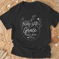Bloom With Grace 点字 アルファベット 点字 言語点字 Tシャツ 高齢者への贈り物