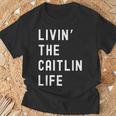 Caitlin の人生を生きている Caitlin Tシャツ 高齢者への贈り物