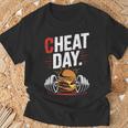 Cheat Day チート・デイ フィットネス 気ままなジム ブレイク ダイエット 冷え込む日 Tシャツ 高齢者への贈り物