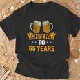 Cheers To 66歳 66歳 誕生日パーティー お祝いギフト Tシャツ 高齢者への贈り物
