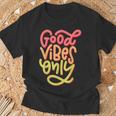 Cool GoodibesMotivational Goodibes Only Quotes Tシャツ 高齢者への贈り物