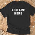 Cool You Are Here トレンディでシンプルな言葉のデザイン Tシャツ 高齢者への贈り物