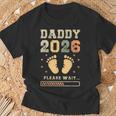 Daddy 2026 Anuncio De Embarazo Dad To Be Camiseta unisex Regalos para ancianos