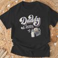 Daddy Est 2025 初めての父の日 新しいパパ 若い父親 Tシャツ 高齢者への贈り物