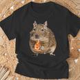 Degu Eating Alice Of Pizza Tシャツ 高齢者への贈り物