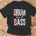 Drum And Bass Rum And Ass Tシャツ 高齢者への贈り物