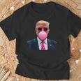 Pop Trump Pink Bubble Gumintage Trump Pink Glasses Tシャツ 高齢者への贈り物