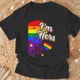 I'm Hers &He's Mine 虹のハート Lgbtq プライド デザイン Tシャツ 高齢者への贈り物
