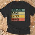 I'm Latika Doing Latika Things 面白い名言 Tシャツ 高齢者への贈り物