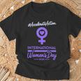 International Women's Day 2025 Accelerate Action Girls Tシャツ 高齢者への贈り物
