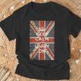 Keep Calm And Carry On Uk Flag Tシャツ 高齢者への贈り物
