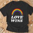 Lgbt フラッグ プライド ポケット レインボー Love Wins パーティー レインボー Tシャツ 高齢者への贈り物