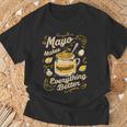 Mayo Makes Everything Better マヨネーズ Tシャツ 高齢者への贈り物
