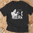 Miles Jazz Wisdom トランペットミュージシャン 1色 Tシャツ 高齢者への贈り物