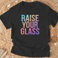 Raise Your Glass Pink Cheers Party Tシャツ 高齢者への贈り物