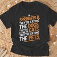 Springfieldでは、They Eating The Cats The Dogs The Pet Tシャツ 高齢者への贈り物