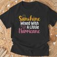 Sunshine Mix With A Little Hurricane 面白い皮肉な引用 Tシャツ 高齢者への贈り物
