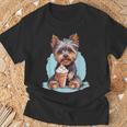 Yorkie Dog アニメ アイスクリームを食べる 夏 かわいい Tシャツ 高齢者への贈り物