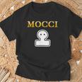 おもち Mocci 餅『おやつ ポップ』ブランド ロゴ パロディ お菓子 おやつ 面白い かわいい Tシャツ 高齢者への贈り物