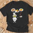 かわいいコックさん 洋食屋さん オムライス ナポリタン ハンバーグ エビフライ ウィンナー フライパン おもしろ Tシャツ 高齢者への贈り物
