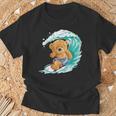 かわいいサーファーのテディベア。 Tシャツ 高齢者への贈り物