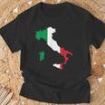 アウトライン イタリア 赤 白 緑 ストライプ 地図 Tシャツ 高齢者への贈り物