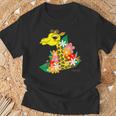 キリン 花 Giraffes Flower Tシャツ 高齢者への贈り物