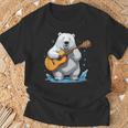 クマがアコースティックギターを弾くクマのギタリスト Tシャツ 高齢者への贈り物