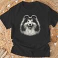 シェットランド・シープドッグ犬シェルティの顔のグラフィック アート デザイン Tシャツ 高齢者への贈り物