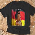 セクシーガールグラフィックtシャツ 「ビキニピンナップガール&ドイツ国旗」 Tシャツ 高齢者への贈り物