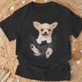 チワワ犬愛好家のためのポケットに入った面白いチワワ犬。 Tシャツ 高齢者への贈り物