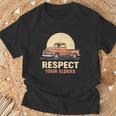 トラック ヴィンテージ オールド クラシック 学校 アメリカン ピックアップ レトロ ファーム Tシャツ 高齢者への贈り物