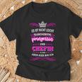 ドイツ語のテキスト「Gleichzeitig Prinzessin Chefin」と書かれた最高のシェフィンの言葉 Tシャツ 高齢者への贈り物