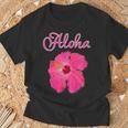 ハイビスカス Aloha アロハ《赤》（ハワイ・南国・フラダンス）夏【ビューティフル フラワー】キュート デザイン Tシャツ 高齢者への贈り物