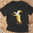 バナナアヒル。おかしいから人形の動物 Tシャツ 高齢者への贈り物