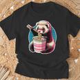 フェレットの飼い主かわいいカワイイアニメフェレットがラーメン丼シャツを食べる Tシャツ 高齢者への贈り物