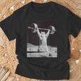 ムーンキャット 筋トレ 猫 フィットネス ジム ウェイトリフティング トレーニング 面白い猫 おもしろ Tシャツ 高齢者への贈り物