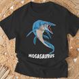 モササウルス 先史時代デザイン Tシャツ 高齢者への贈り物